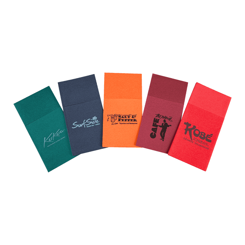 In che modo la funzione tasca portaposate aumenta il valore dei tovaglioli airlaid colorati con tasca?